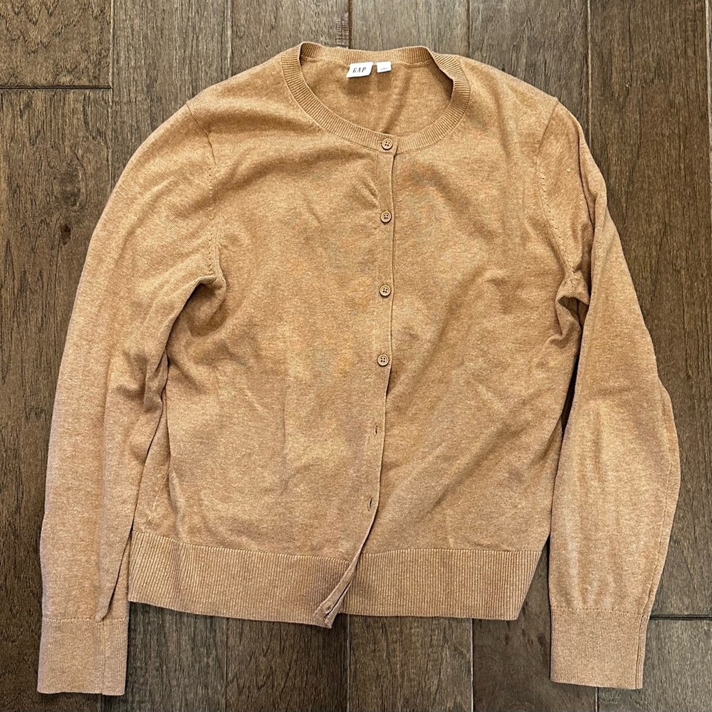 GAP Camel Cardigan. Size Large.